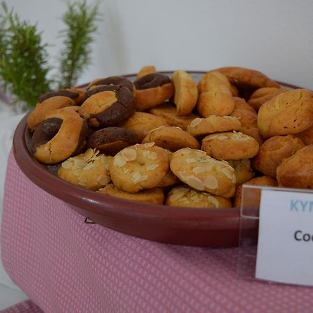 Kymata Hotel คามารี ภายนอก รูปภาพ