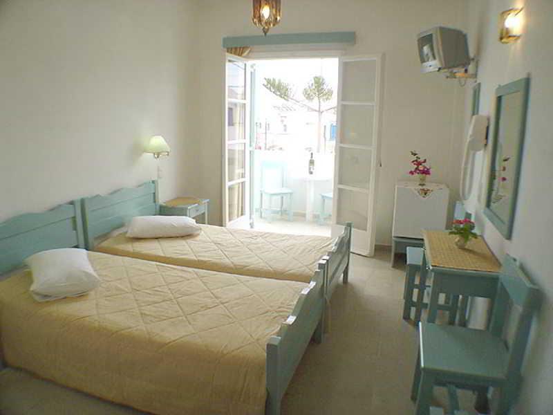 Kymata Hotel คามารี ภายนอก รูปภาพ