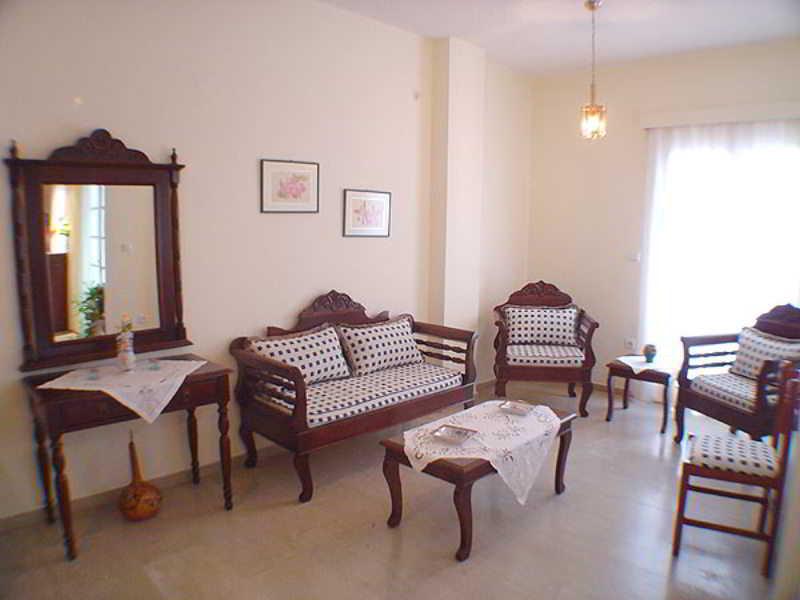 Kymata Hotel คามารี ภายนอก รูปภาพ