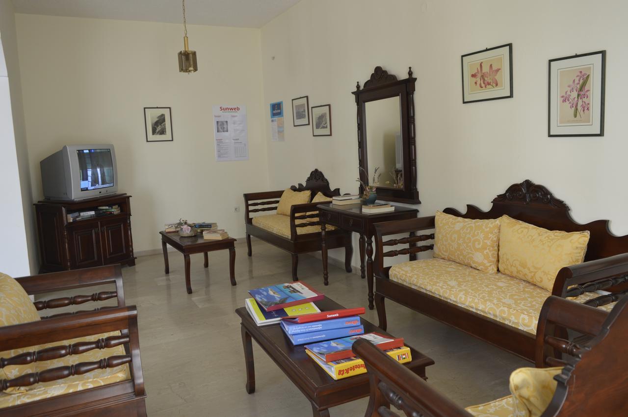 Kymata Hotel คามารี ภายนอก รูปภาพ