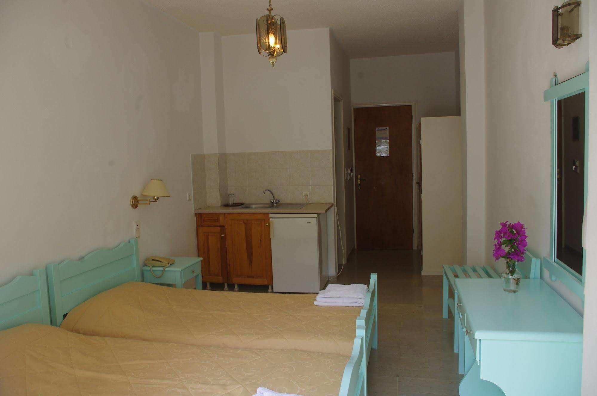 Kymata Hotel คามารี ภายนอก รูปภาพ
