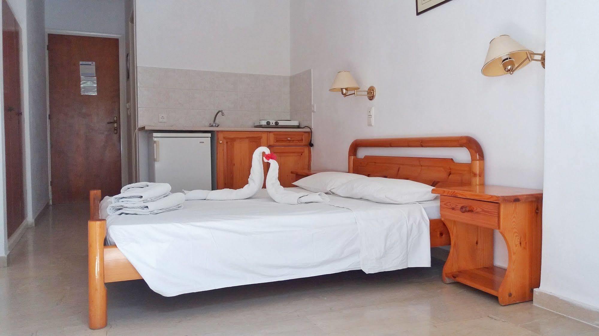 Kymata Hotel คามารี ภายนอก รูปภาพ